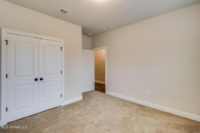 Building Photo - 856 Leeward Dr