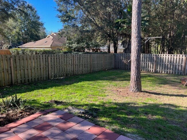 Building Photo - Newly renovated - Close to UF Health Shands, VA and Vet School!