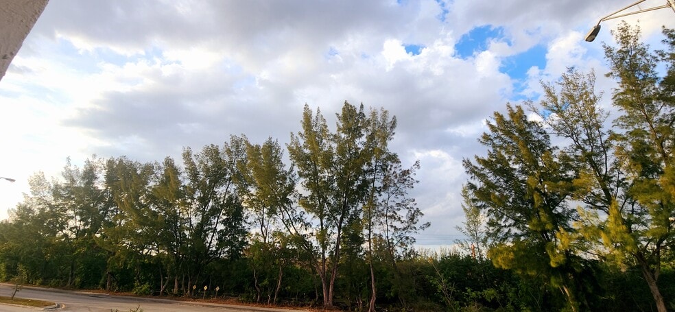 Building Photo - 1180 NW 125th Path