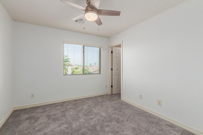 Building Photo - 622 W San Carlos Way