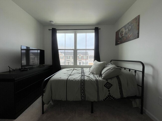 Building Photo - Spacious Townhome Located Minutes From Downtown Greenville!