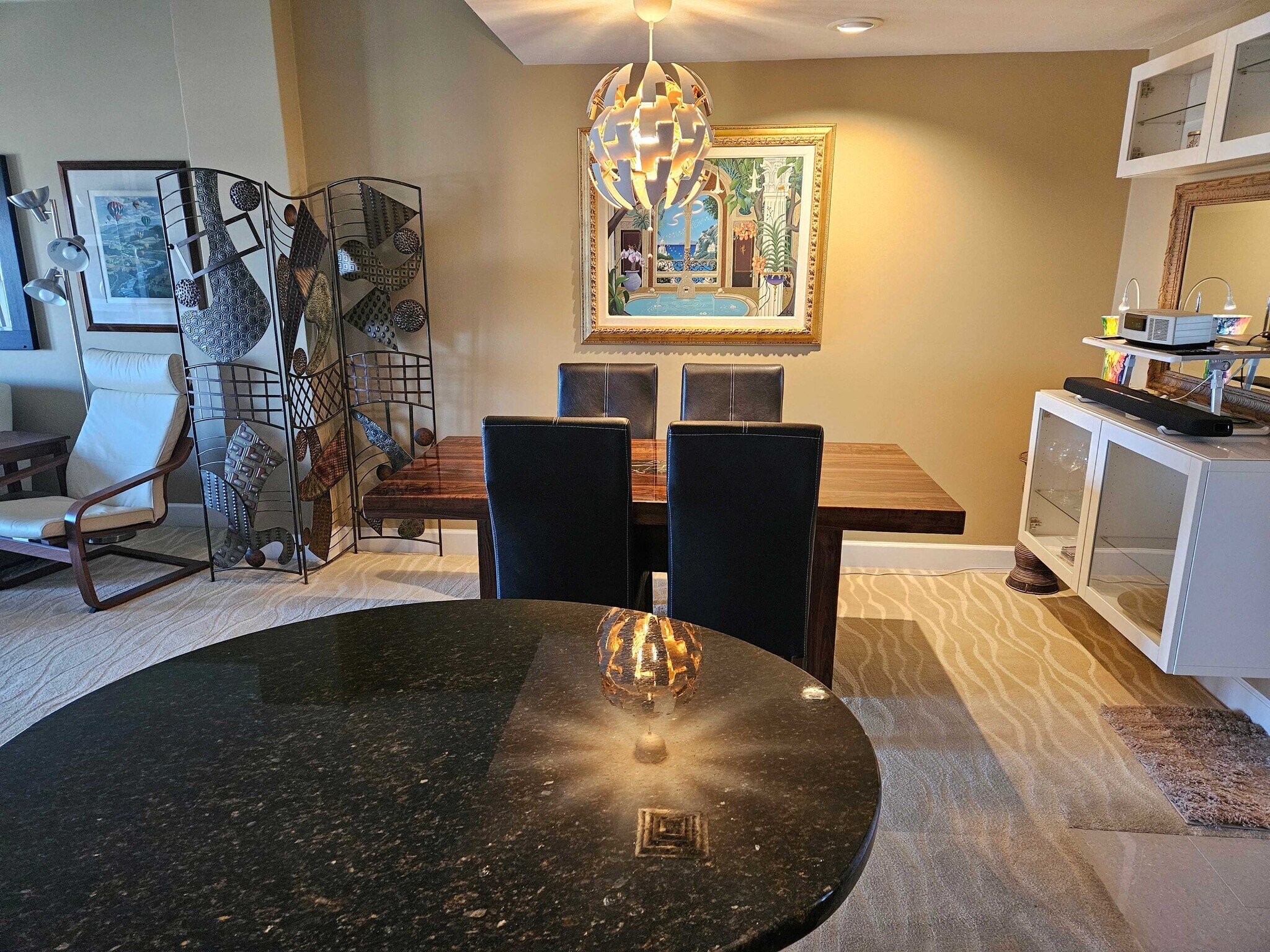 Building Photo - 404 S Beach St