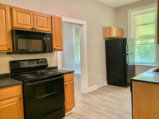 Building Photo - Winnebago Wonder: Spacious Living with Charm & Comfort!