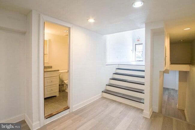 Building Photo - 2504 S Broad St