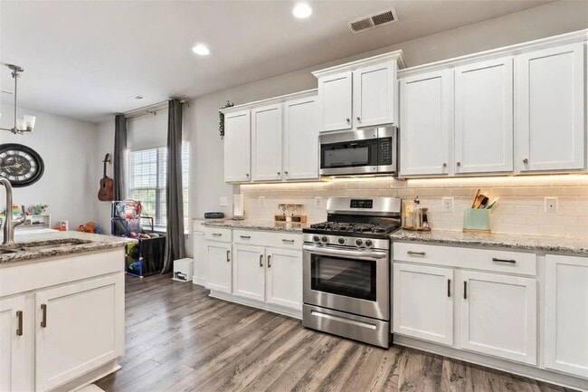 Building Photo - 11732 Glenwood Dr