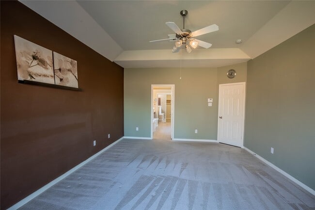 Building Photo - 2802 Silhouette Bay Dr