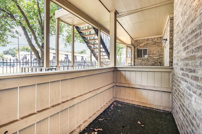 Building Photo - 5740 Martel Ave
