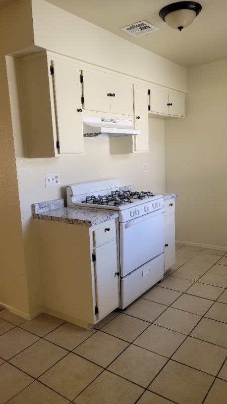 Building Photo - 15523 Barranca Way