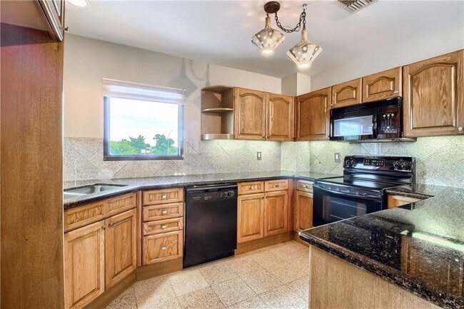 Building Photo - 40 N Interstate Hwy 35