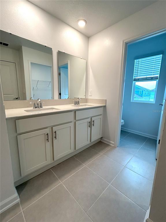 Building Photo - 5683 Ficus Aurea St