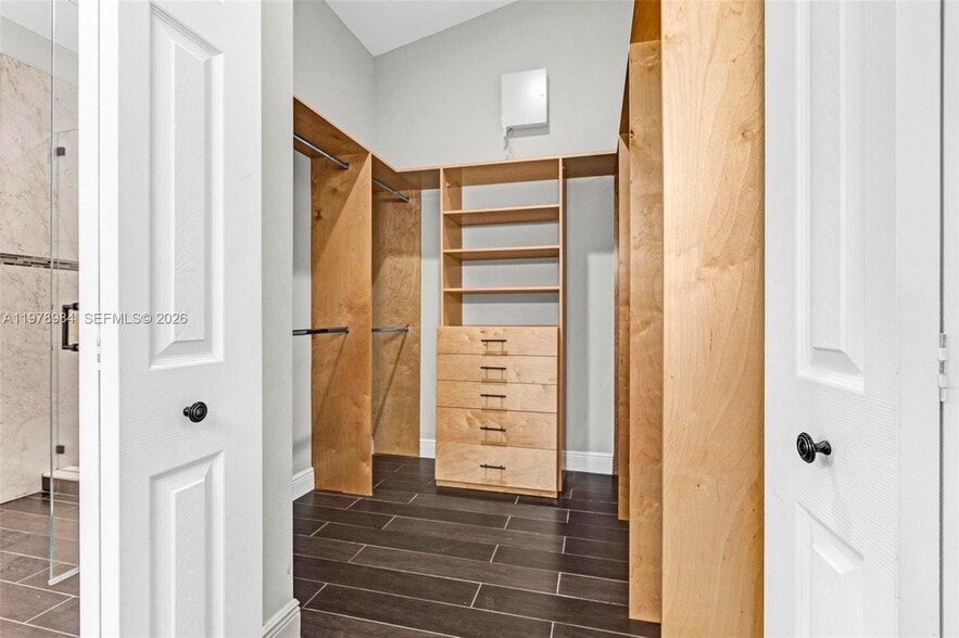 Building Photo - 5621 Carriage Ln