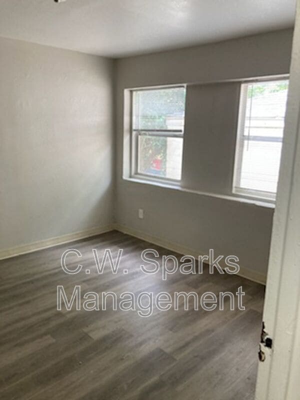 Building Photo - 3923 Dismount St