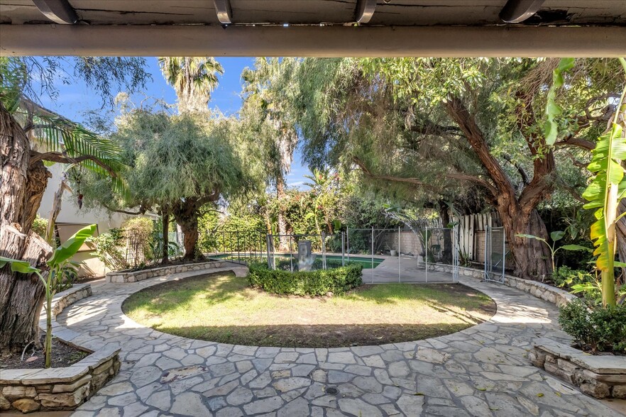 Building Photo - 16553 Hartsook St