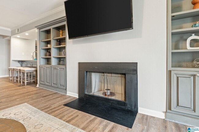 Building Photo - 1909 16th Ave S