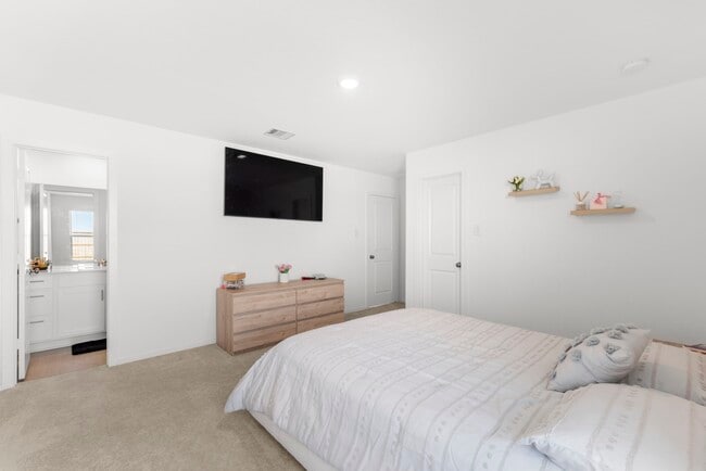 Building Photo - 16707 Rolling Pasture Ln