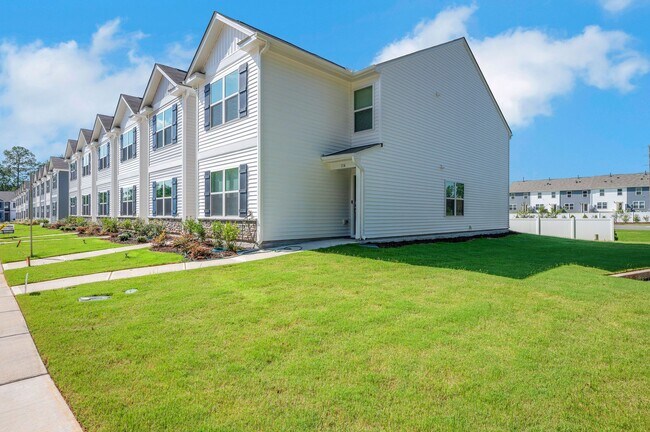 Building Photo - 114 Holmes Corner Dr