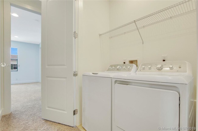 Building Photo - 5651 Hood Rd