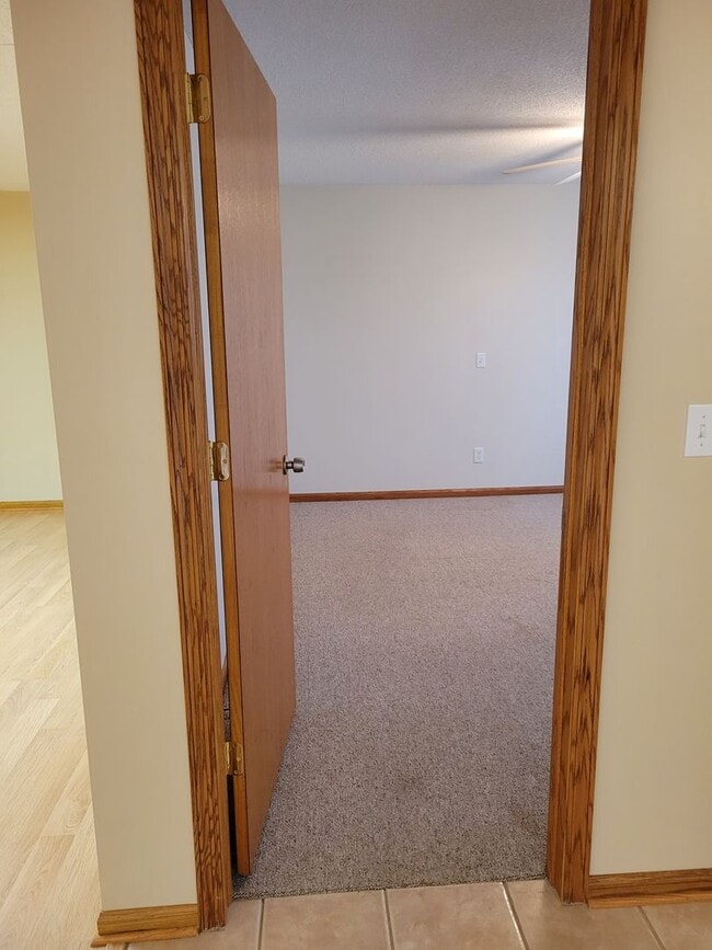 Building Photo - 3 Bedroom Twin Home