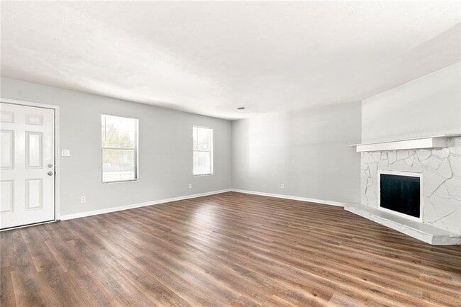 Building Photo - 413 Bob Wood Dr