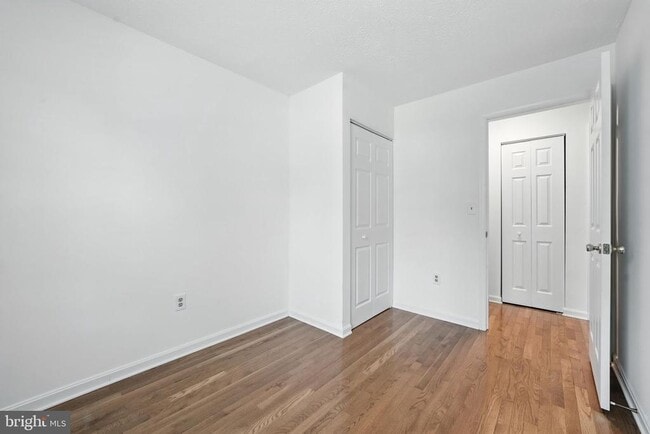 Building Photo - 18202 Macrae Ct