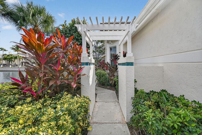 Building Photo - 2074 Mainsail Cir