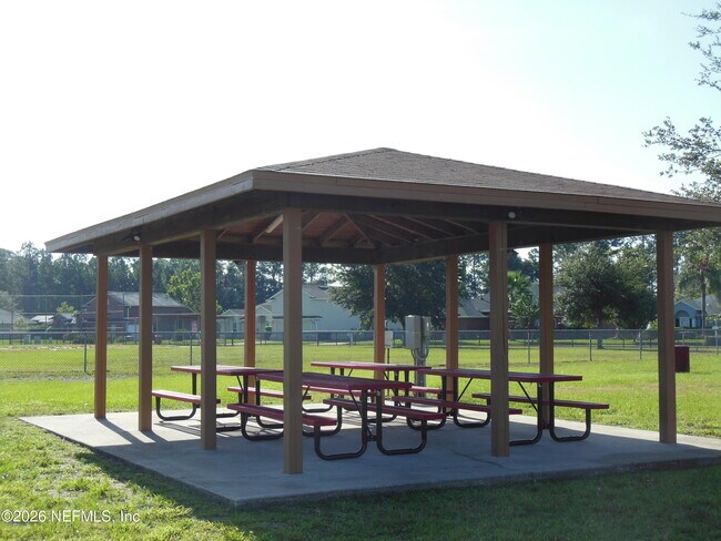 Building Photo - 10260 Woodley Creek Rd W