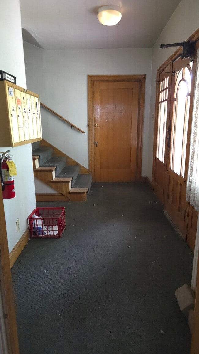 Building Photo - 243 S 800 E
