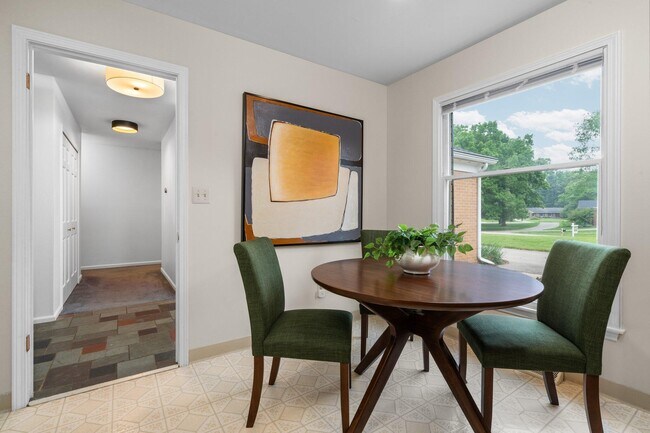 Building Photo - 3673 Pheasant Dr