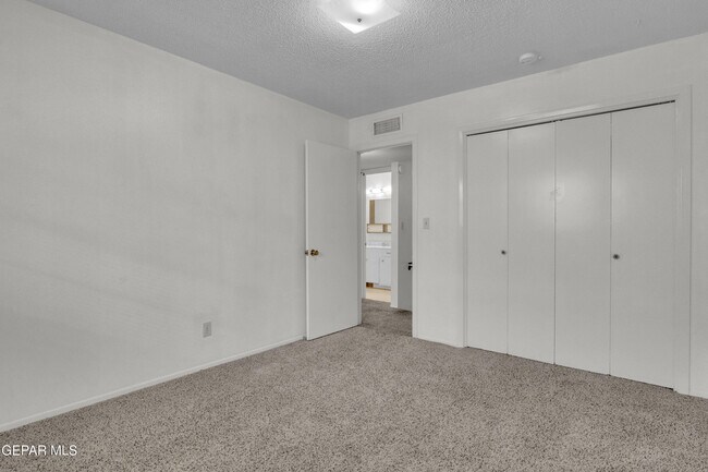 Building Photo - 10537 Gran Cima Ln