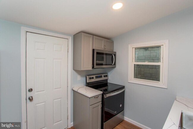 Building Photo - 3412 Upper West End Ave