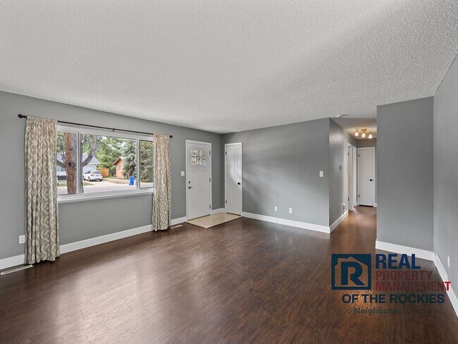 Building Photo - Charming 3-Bed, 1.5-Bath Home in Desirable West Fort Collins!