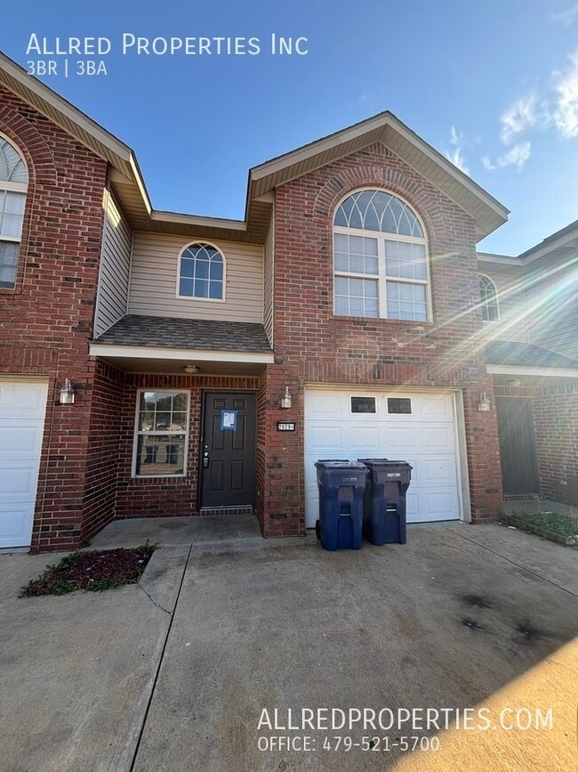 Building Photo - 2929 Meridian Pl