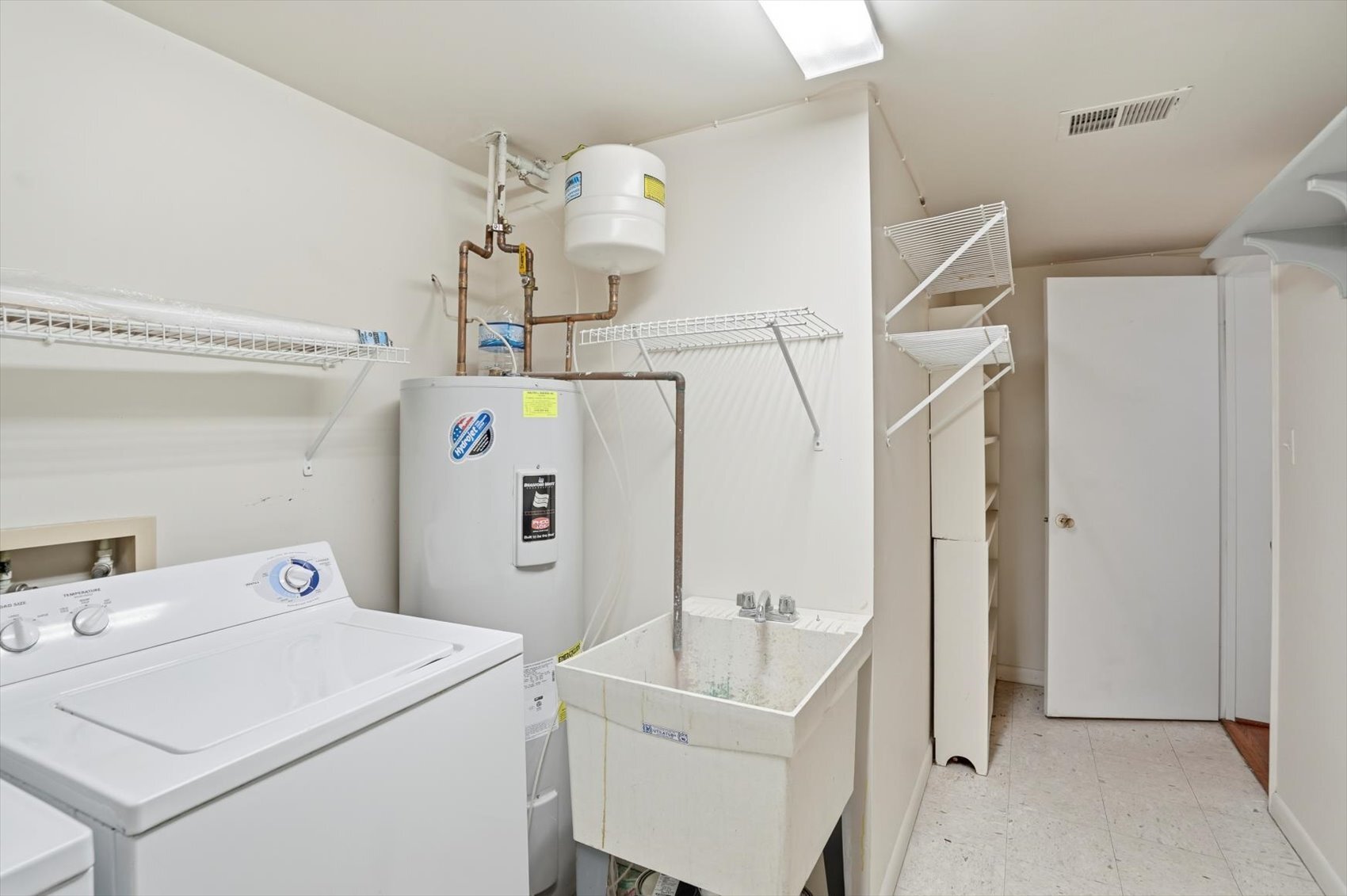 Building Photo - 5 Lough Mask Ct