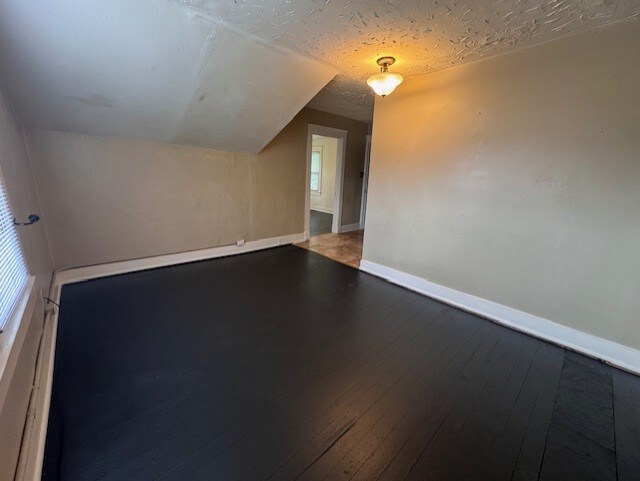 Building Photo - 2531 Woodbine Ave