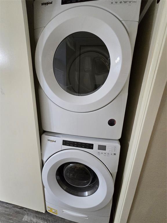 Building Photo - 1705 Crossing Pl