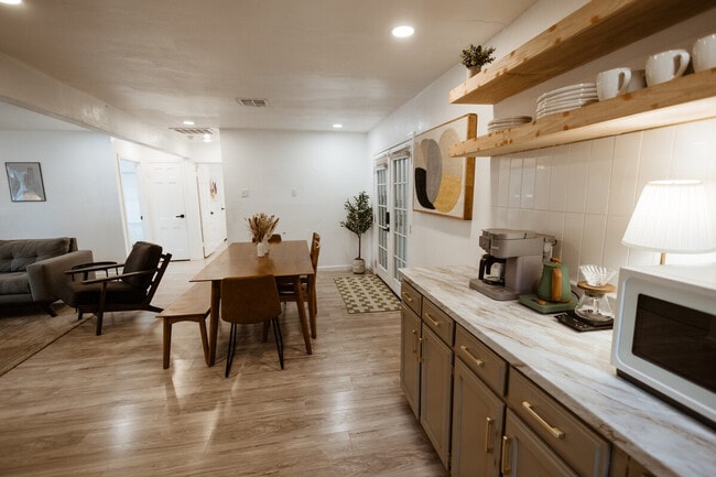 Building Photo - 1824 N 12th St