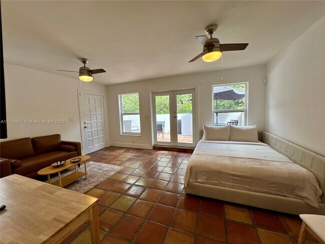 Building Photo - 2918 Bird Ave