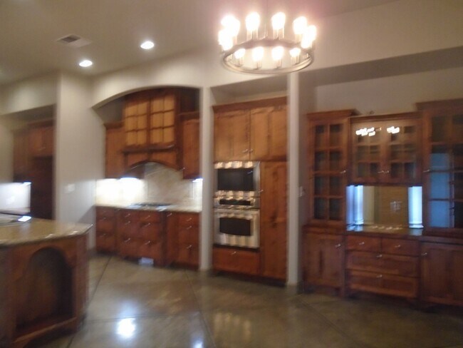 Building Photo - CUSTOM BUILT IN GATED SOUTHERN OAKS !!!  APPLICATION PENDING