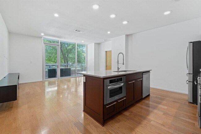 Building Photo - 1600 Barton Springs Rd