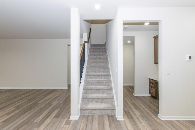 Building Photo - 717 Risdon Trail S