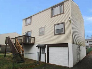 Building Photo - Spacious 3-Bedroom 1.5 bath Home with Fenced Yard & Garage – Ready for You!