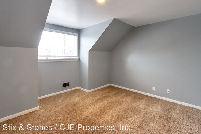 Building Photo - 4645 Newland St