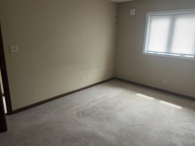 Building Photo - 200 Double Eagle Dr