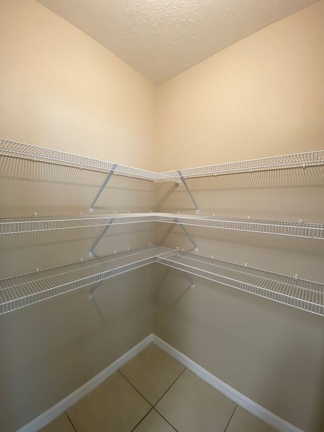 Building Photo - Oak Hill Plantation - 4/2/2 **Won't Last**