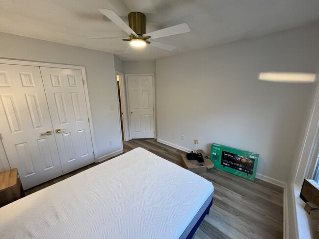 Building Photo - 77 Forest Oaks Dr