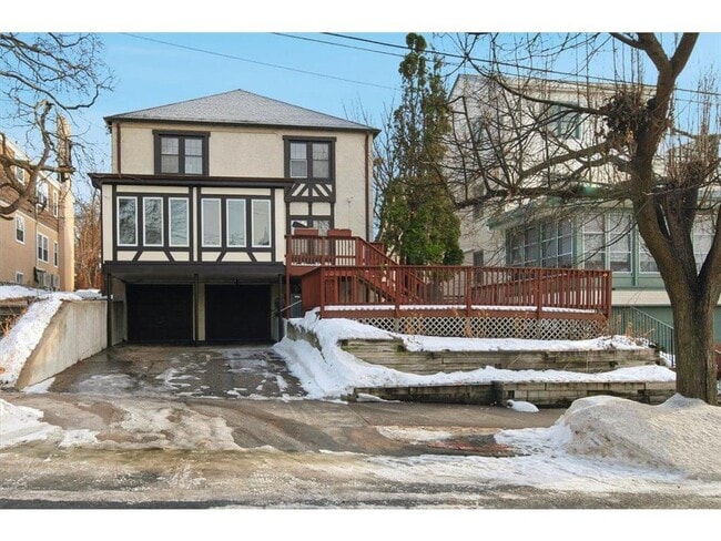 Building Photo - 3540 Irving Ave S