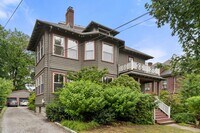 Building Photo - 148 Lakeview Ave