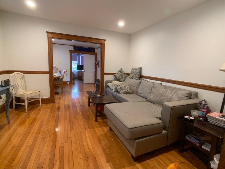 Building Photo - 120 Nonantum St