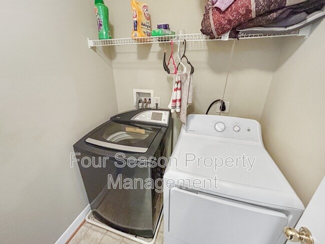 Building Photo - 14020 Seneca Ridge Dr