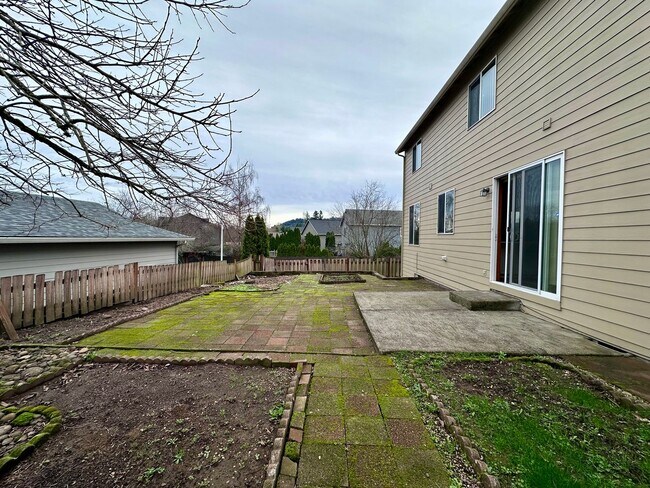 Building Photo - Beautiful Move-In Ready Single-Family Home on a Corner Lot in Gresham!